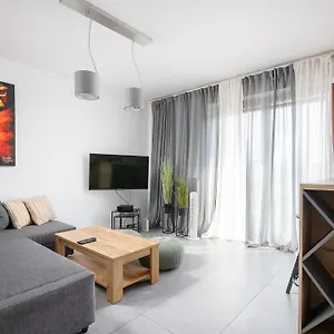 rentplanet-apartamenty-na-pradze.warsawhotelspoland.com/